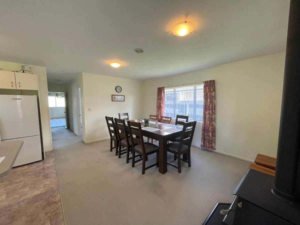 Perfect For Large Group-Near Redwood Forest location